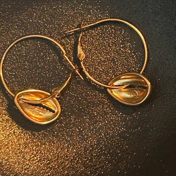 6 Pairs of Stylish Fashion & Designer Hoops - Picture 12 of 12